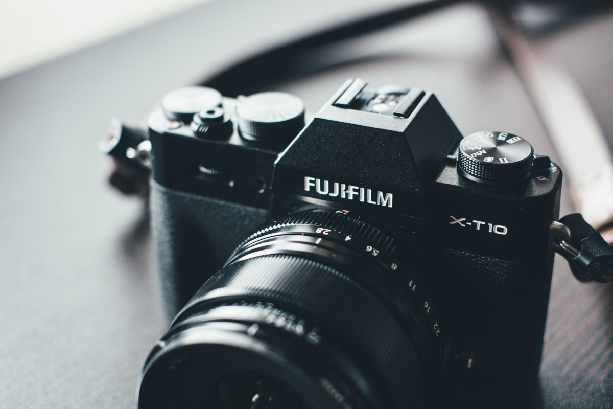 国内在庫】 ユーフォライフFUJIFILM ミラーレス一眼 X-T10 ボディ